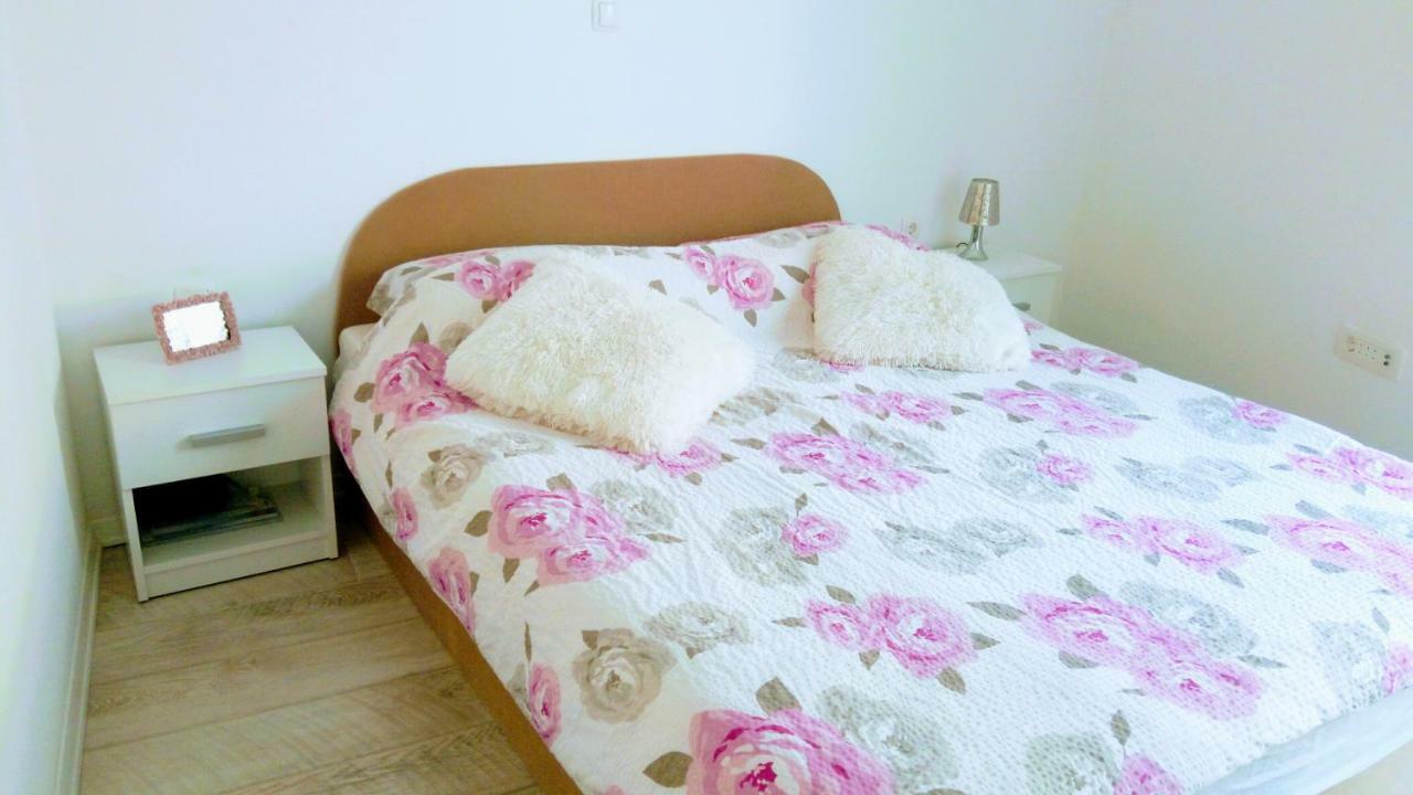 Apartment Davorka Макарска Экстерьер фото